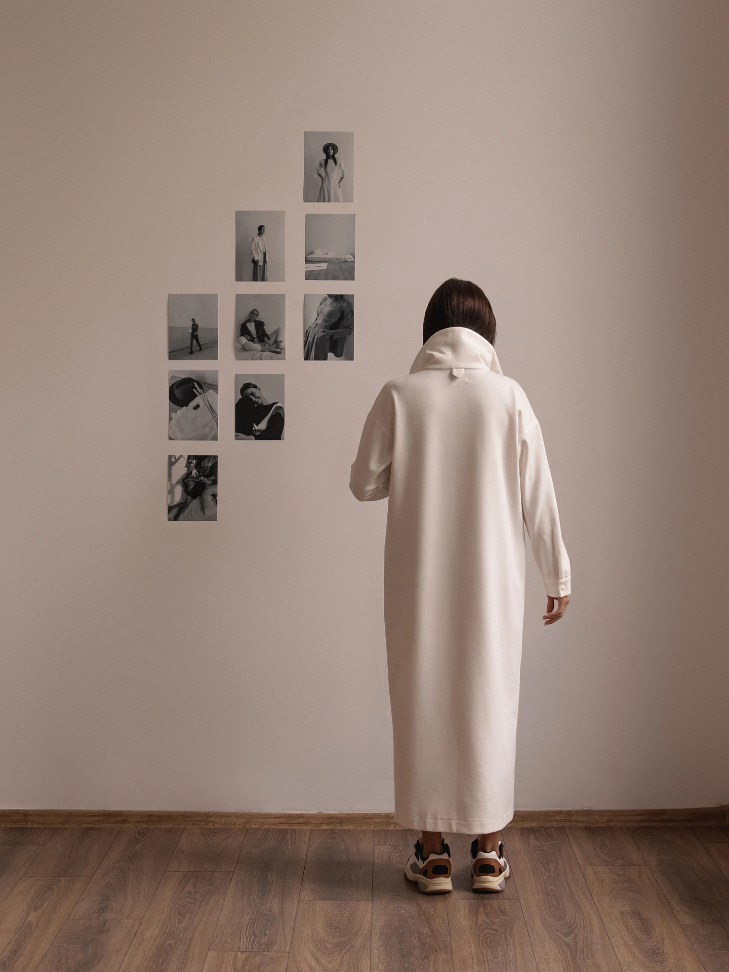 Платье  с высоким воротником стойка макси