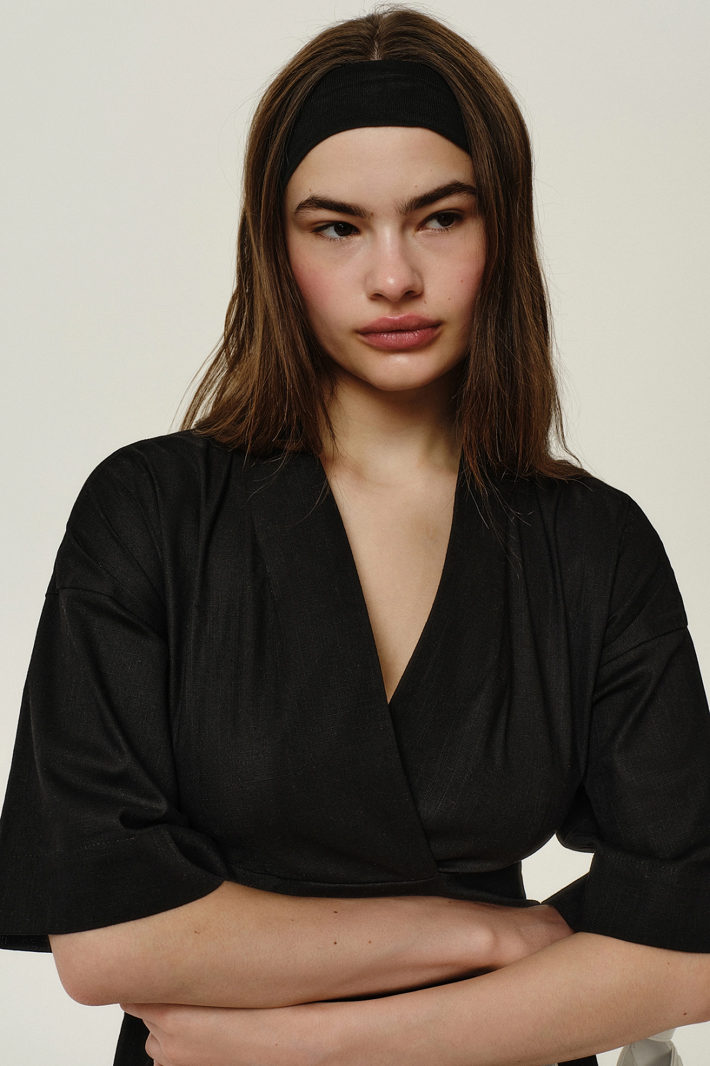 Платье с завышенной талией и широким рукавом