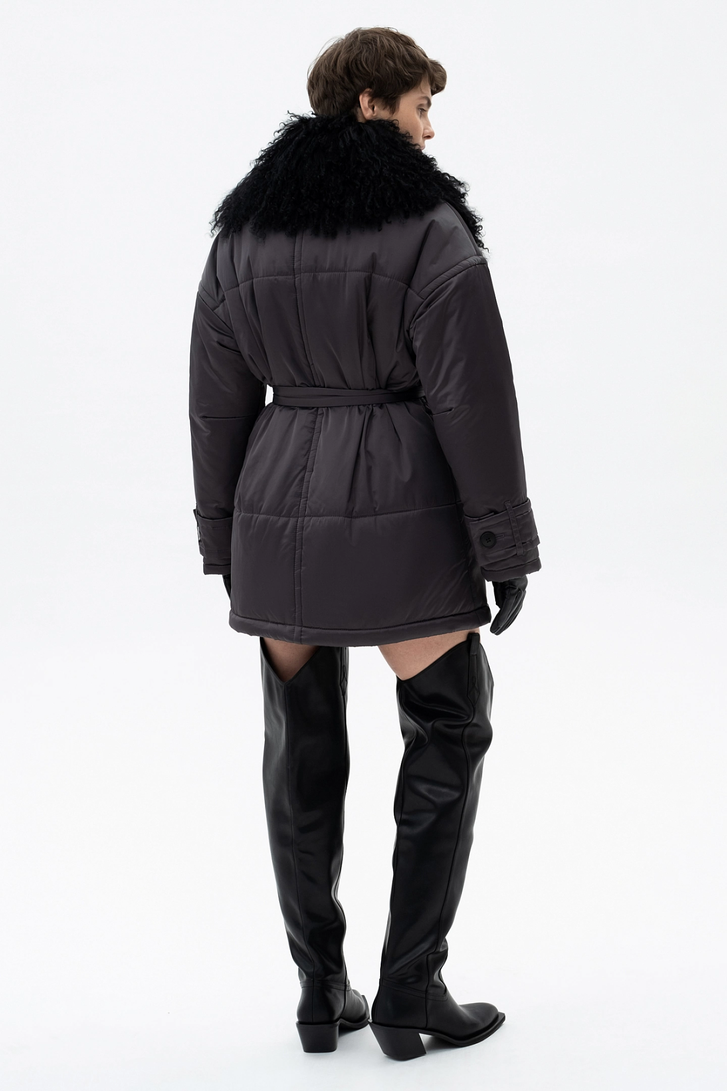 Пуховик стёганый со съёмным воротником укороченный