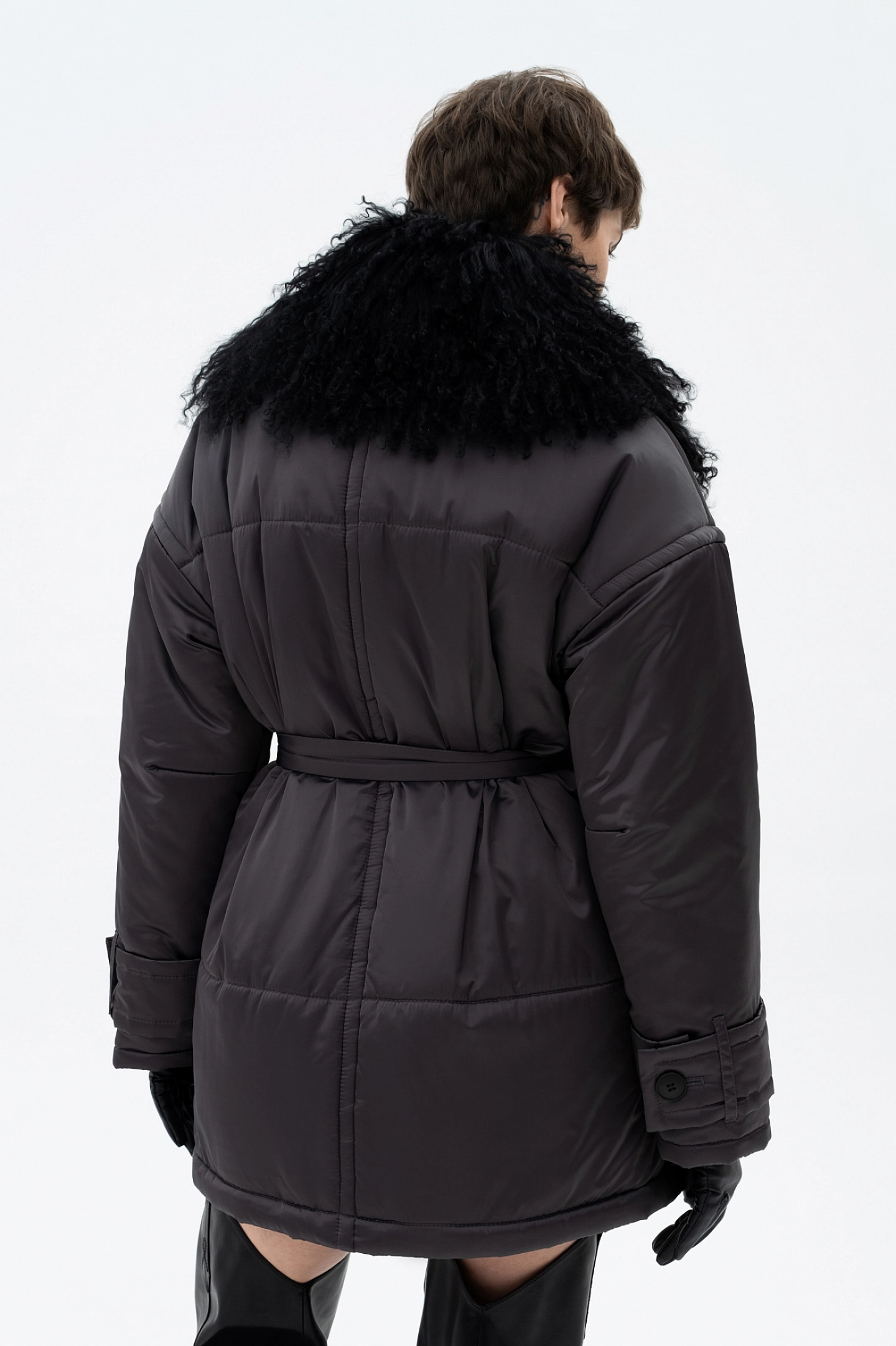 Пуховик стёганый со съёмным воротником укороченный