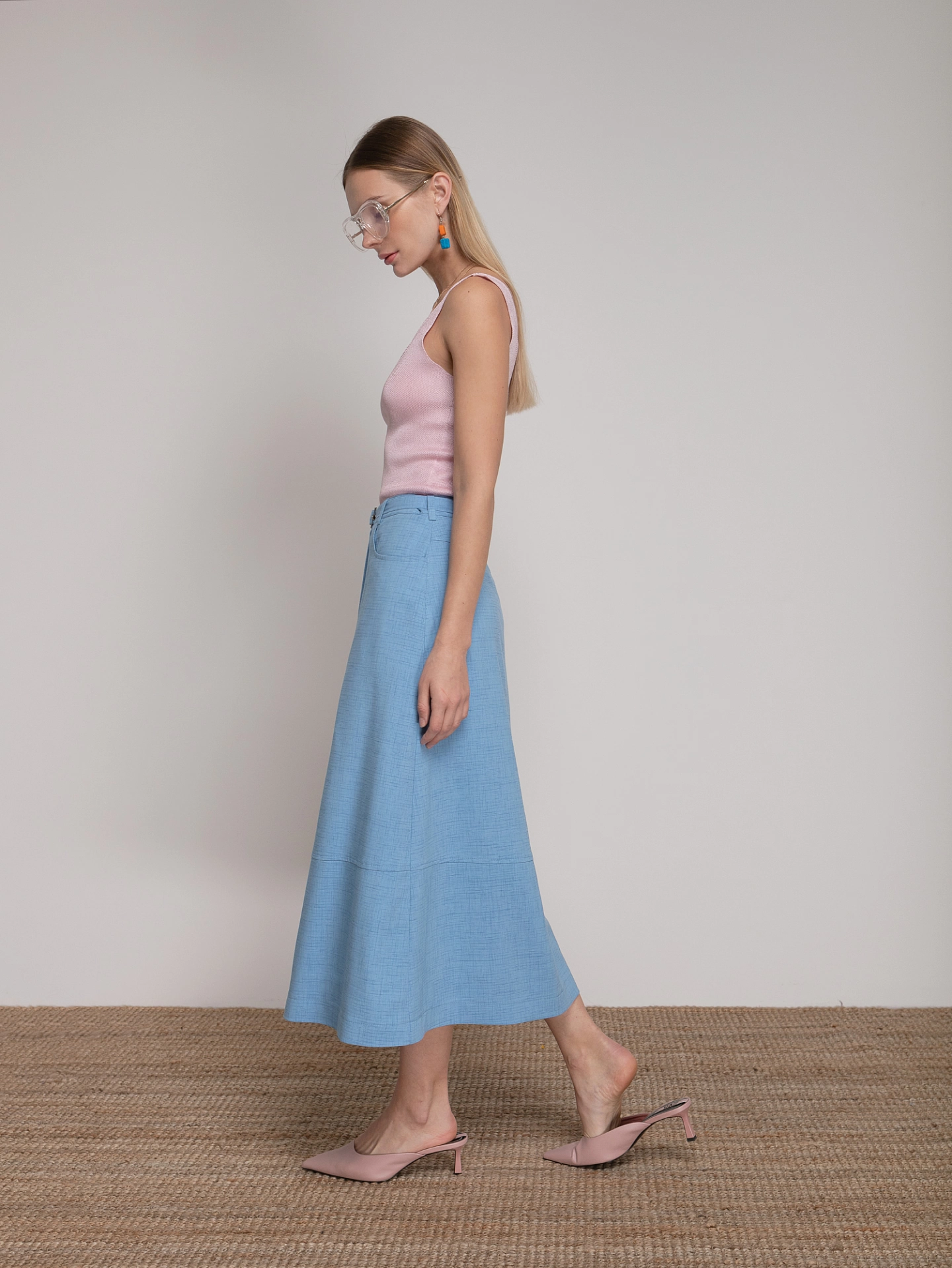 Юбка со шлицей спереди