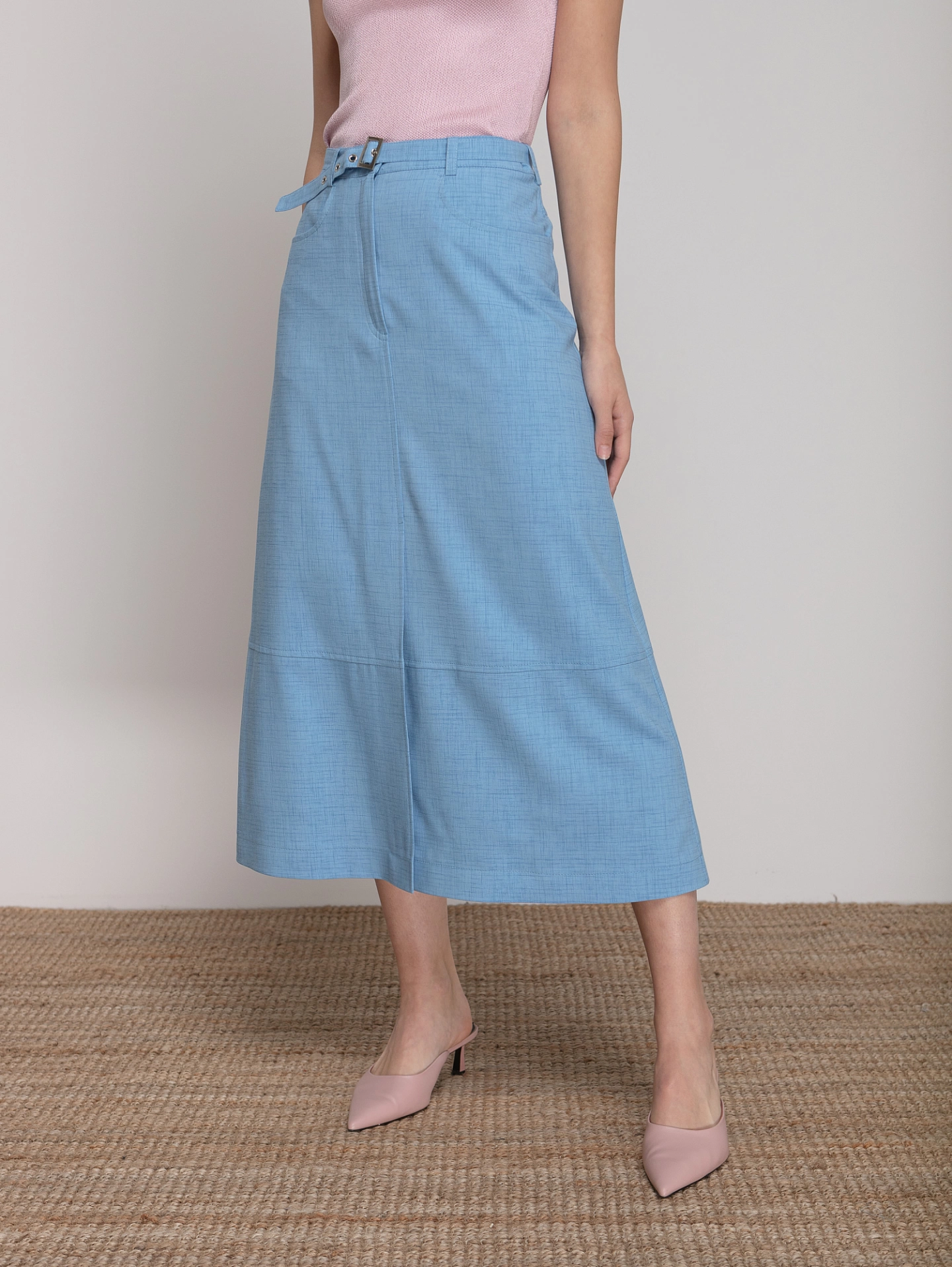 Юбка со шлицей спереди