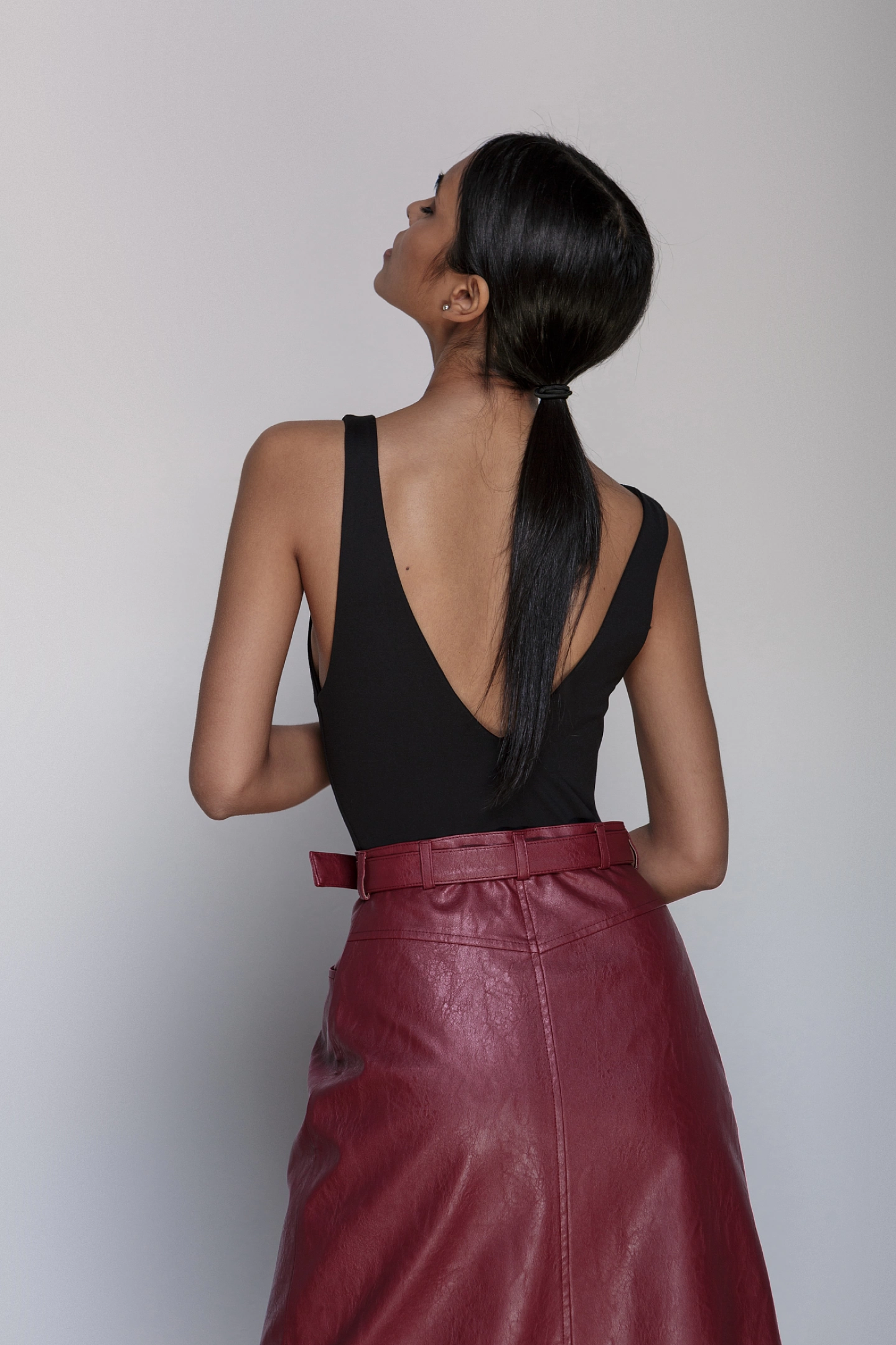 Юбка со шлицей спереди