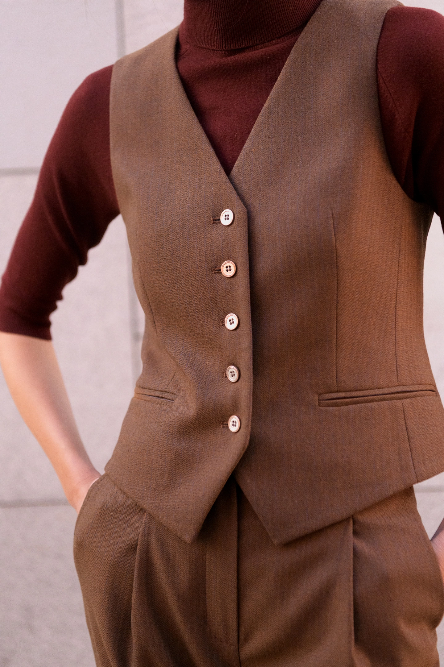 Жилет на пуговицах