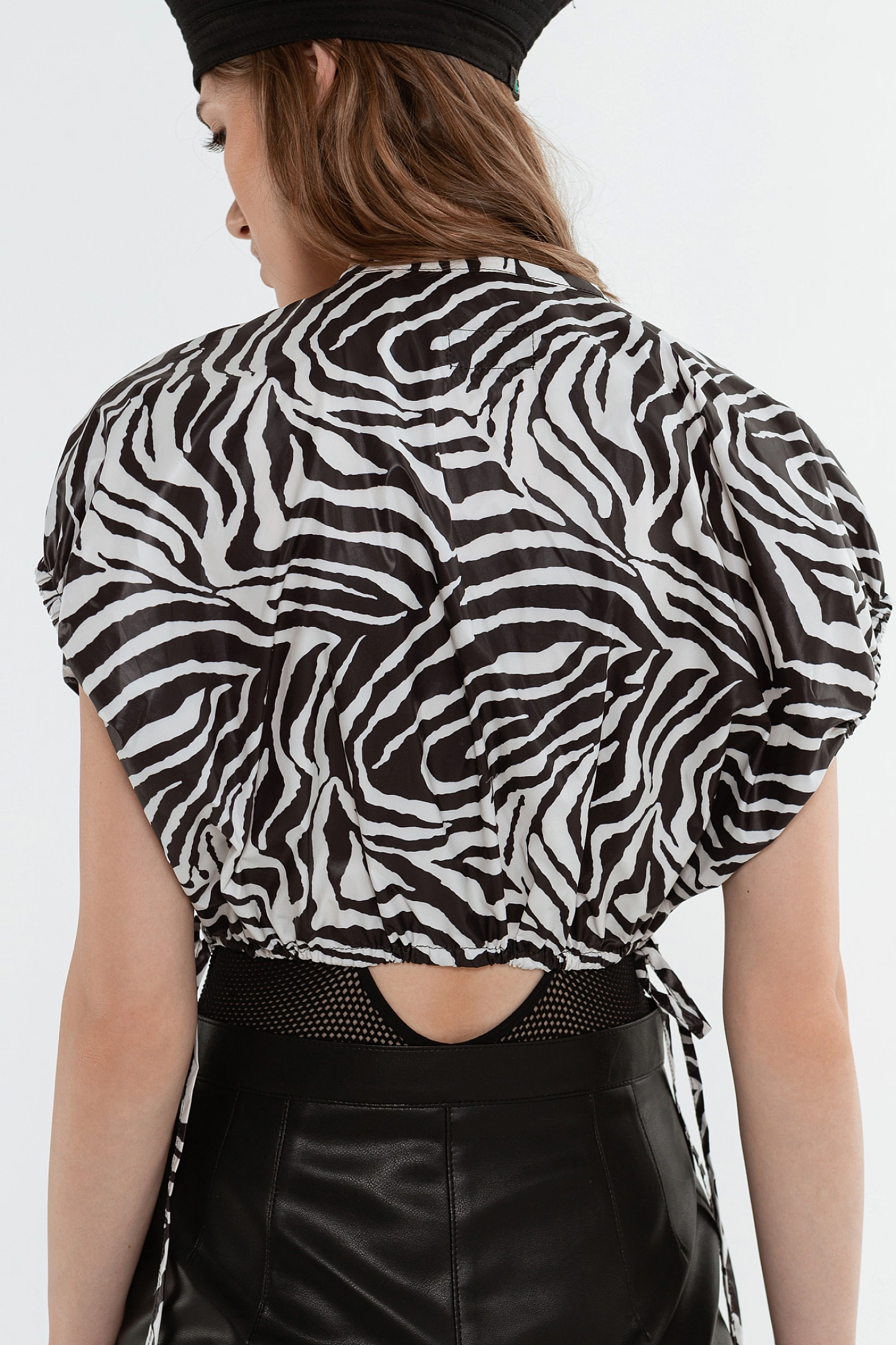 Жилет облегчённый с завязками по боку