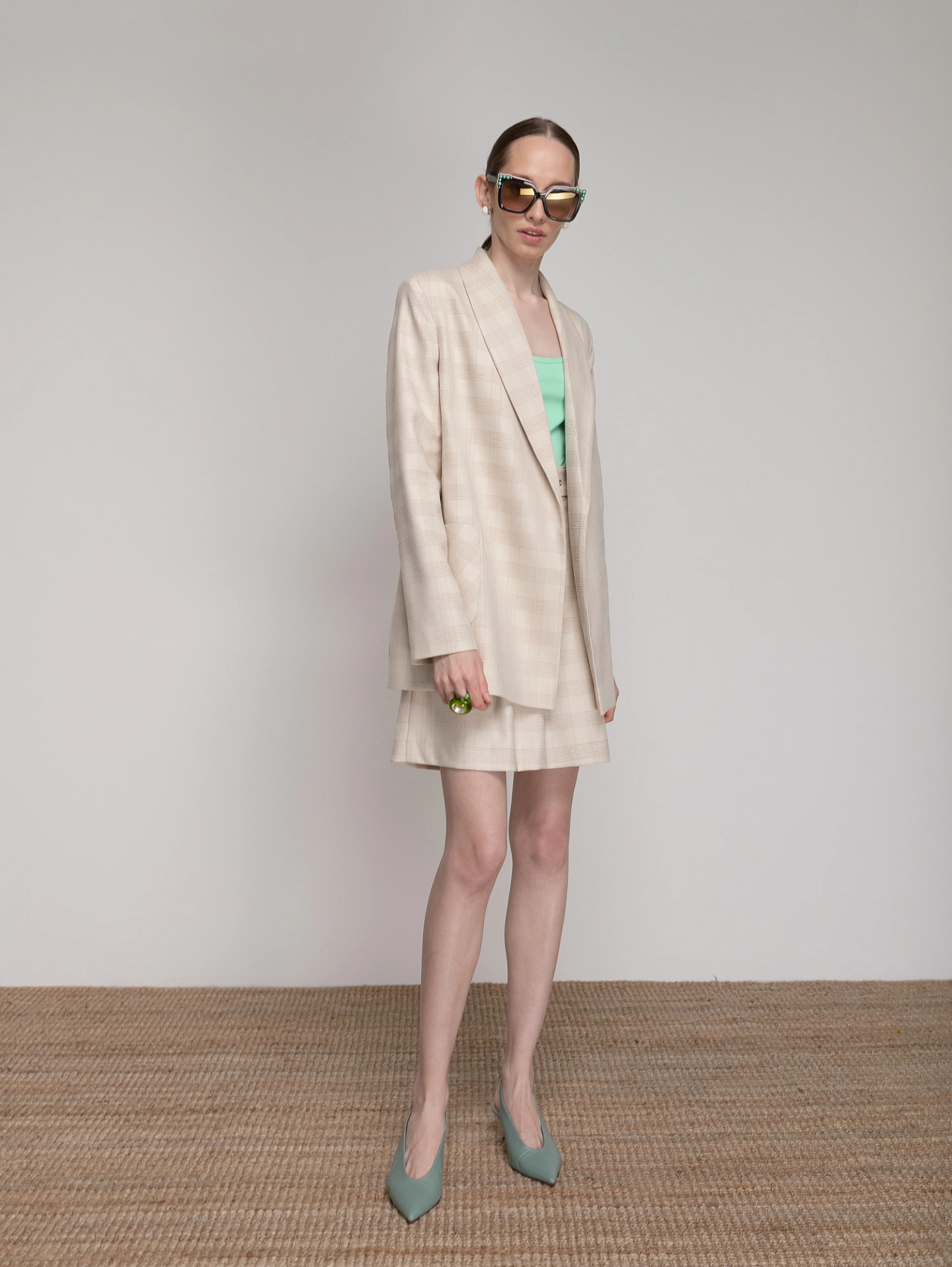 Жакет двубортный шаль и шорты - бермуды