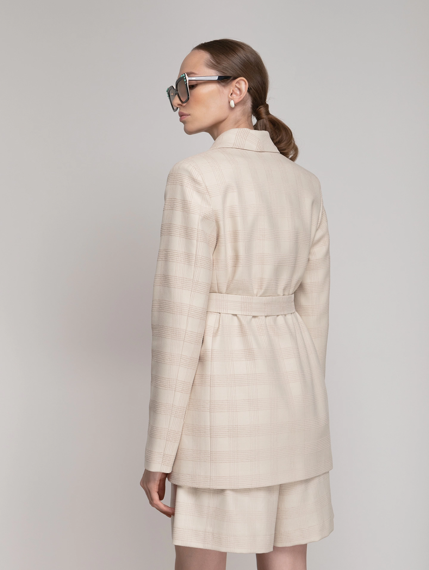 Жакет двубортный шаль и шорты - бермуды