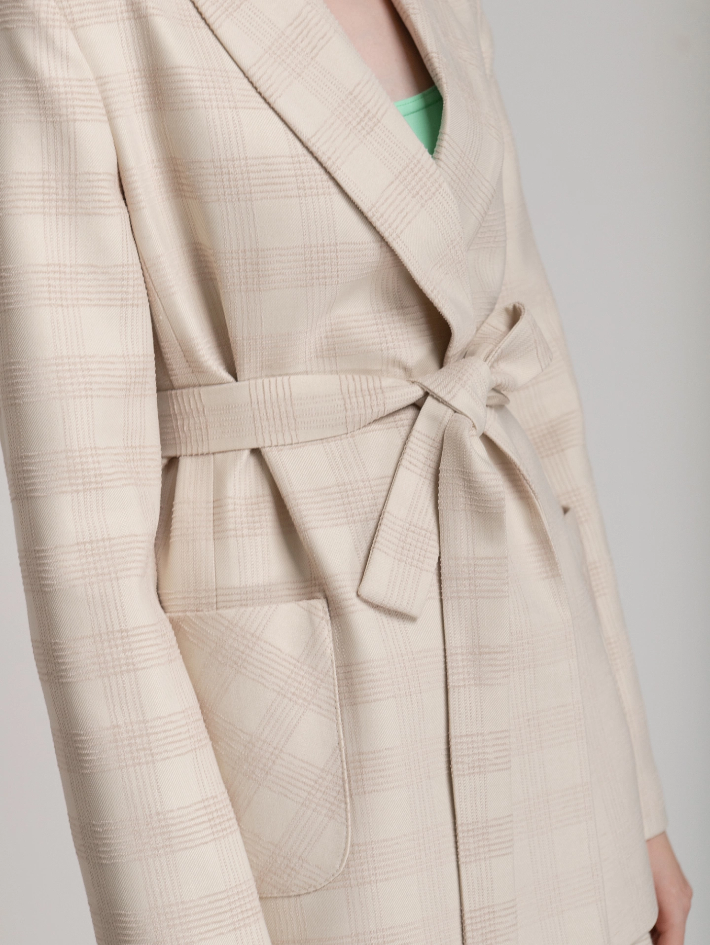 Жакет двубортный шаль и шорты - бермуды