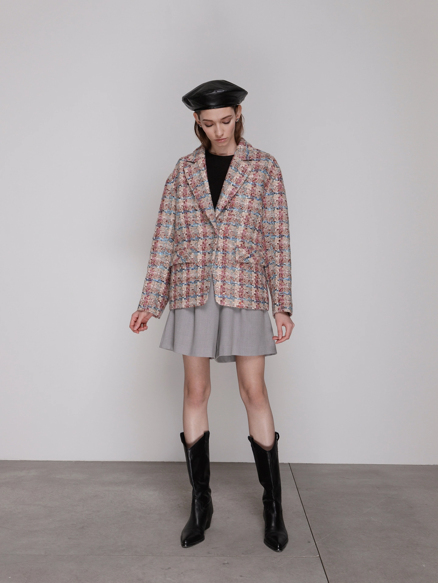 Жакет - куртка со спущенным плечом