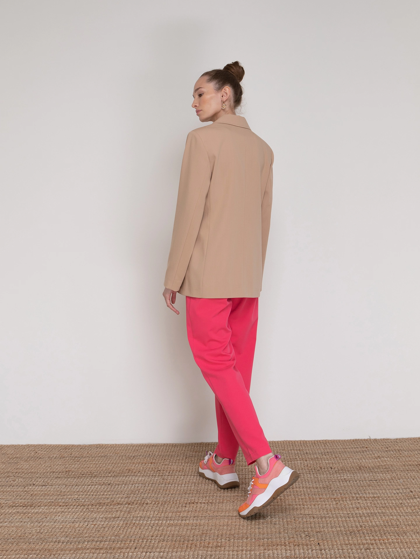 Жакет с асимметричным карманом