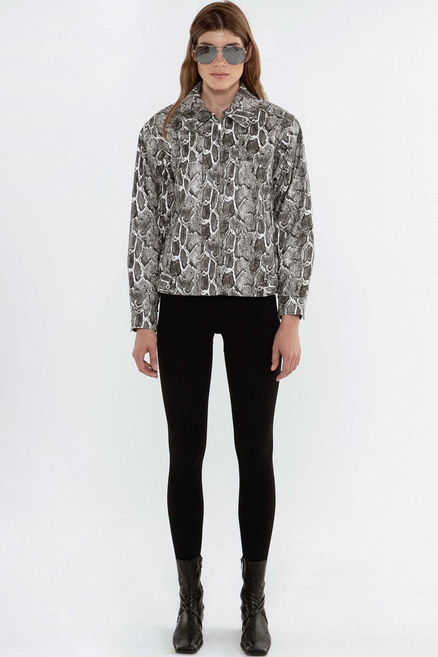 Бомбер из эко-кожи