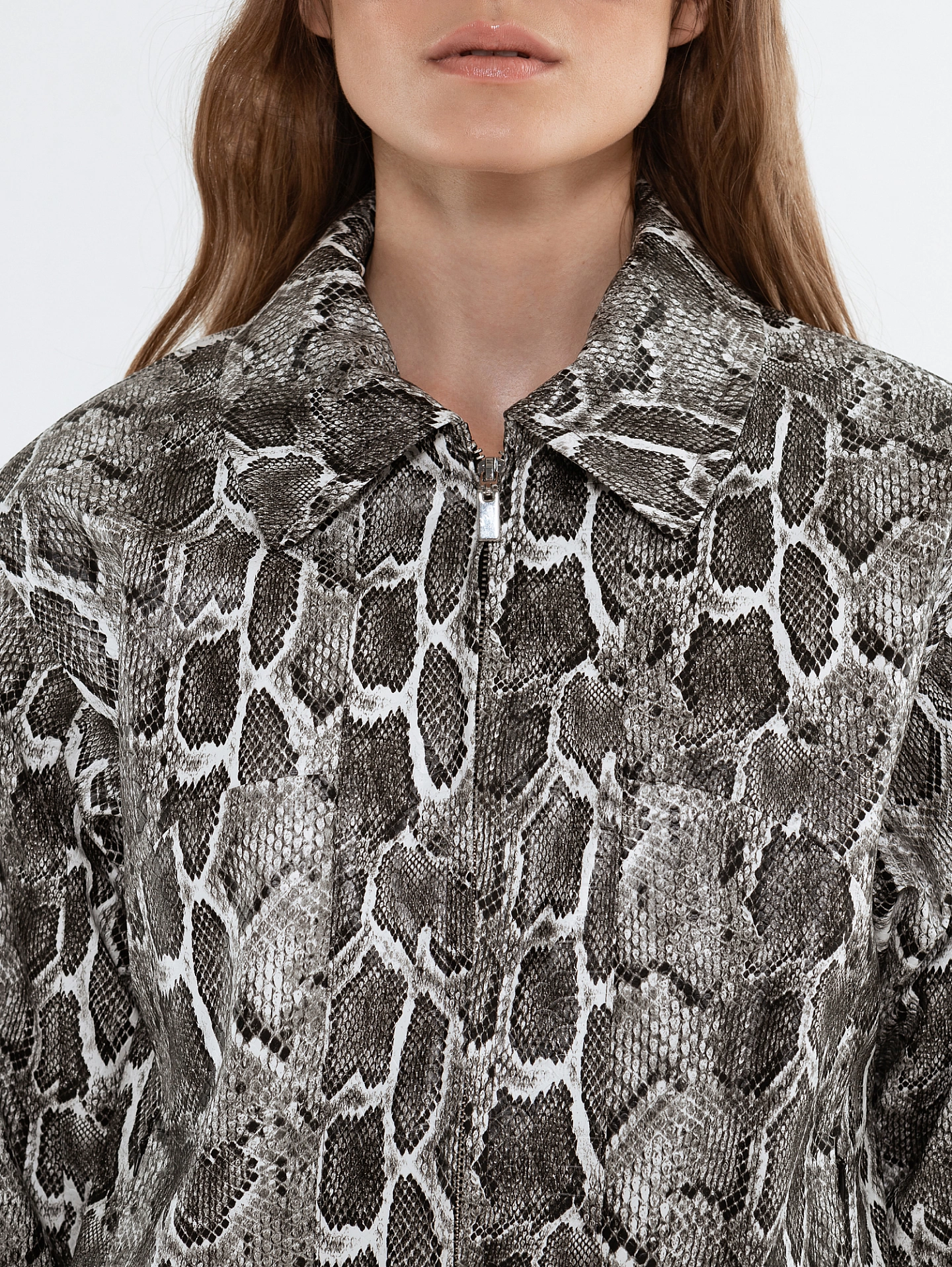 Бомбер из эко-кожи