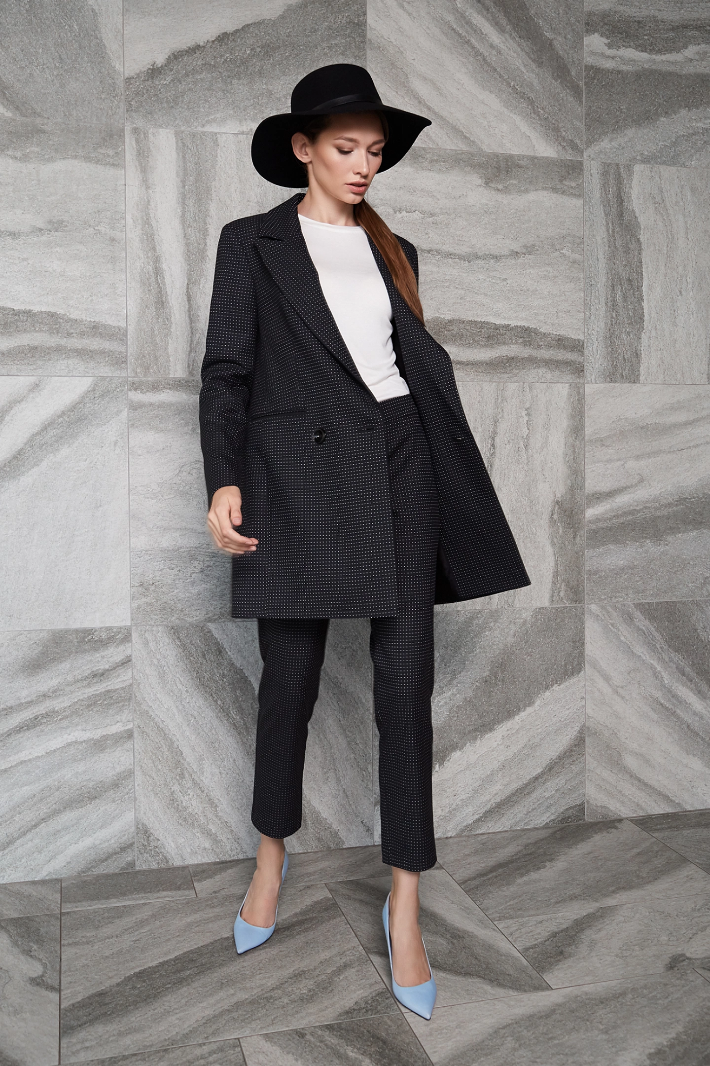 Жакет двубортный на две пуговицы