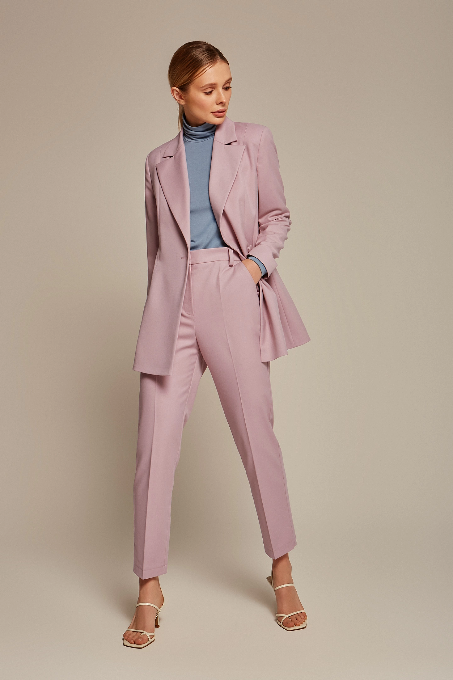 Жакет песочные часы и брюки узкие с высокой посадкой