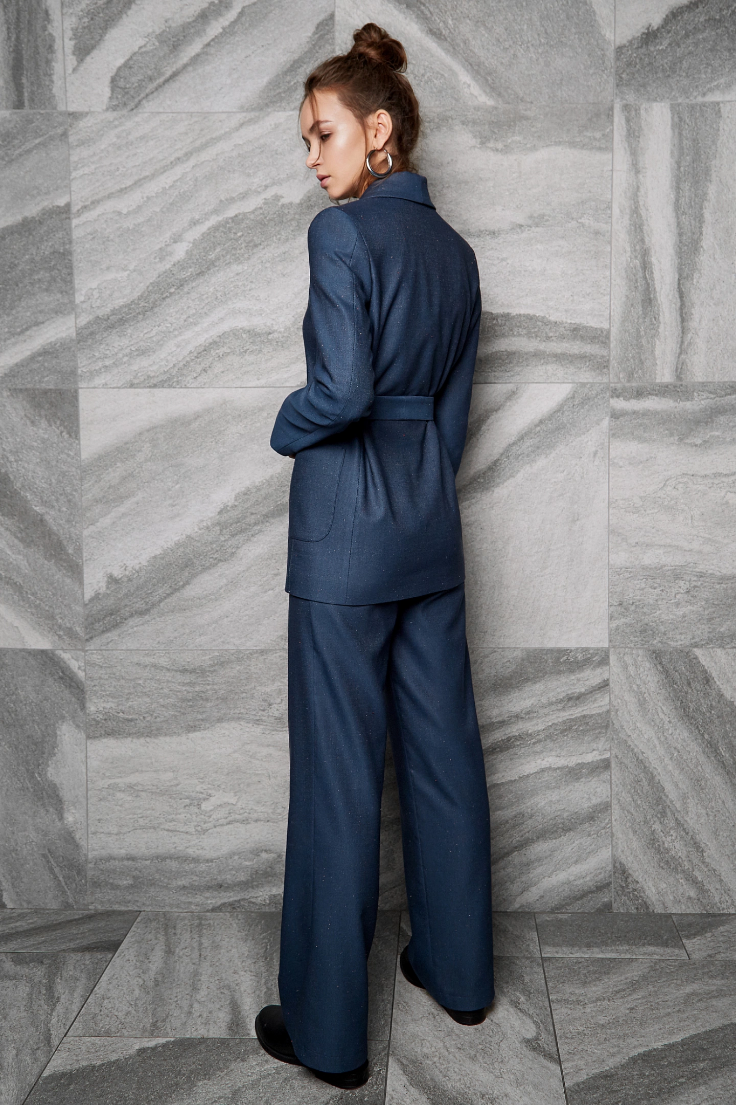 Жакет двубортный шаль и брюки трубы