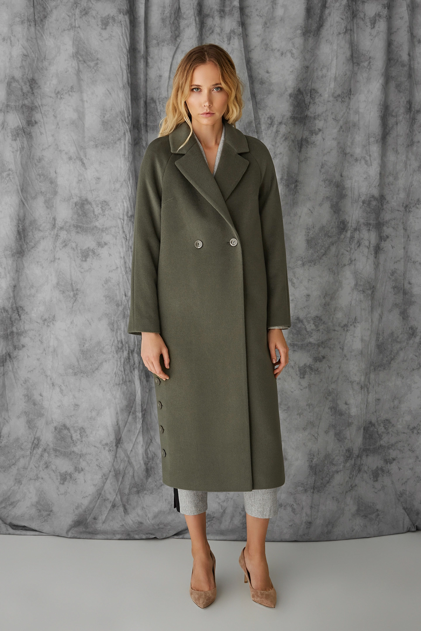 Пальто реглан со шлицами