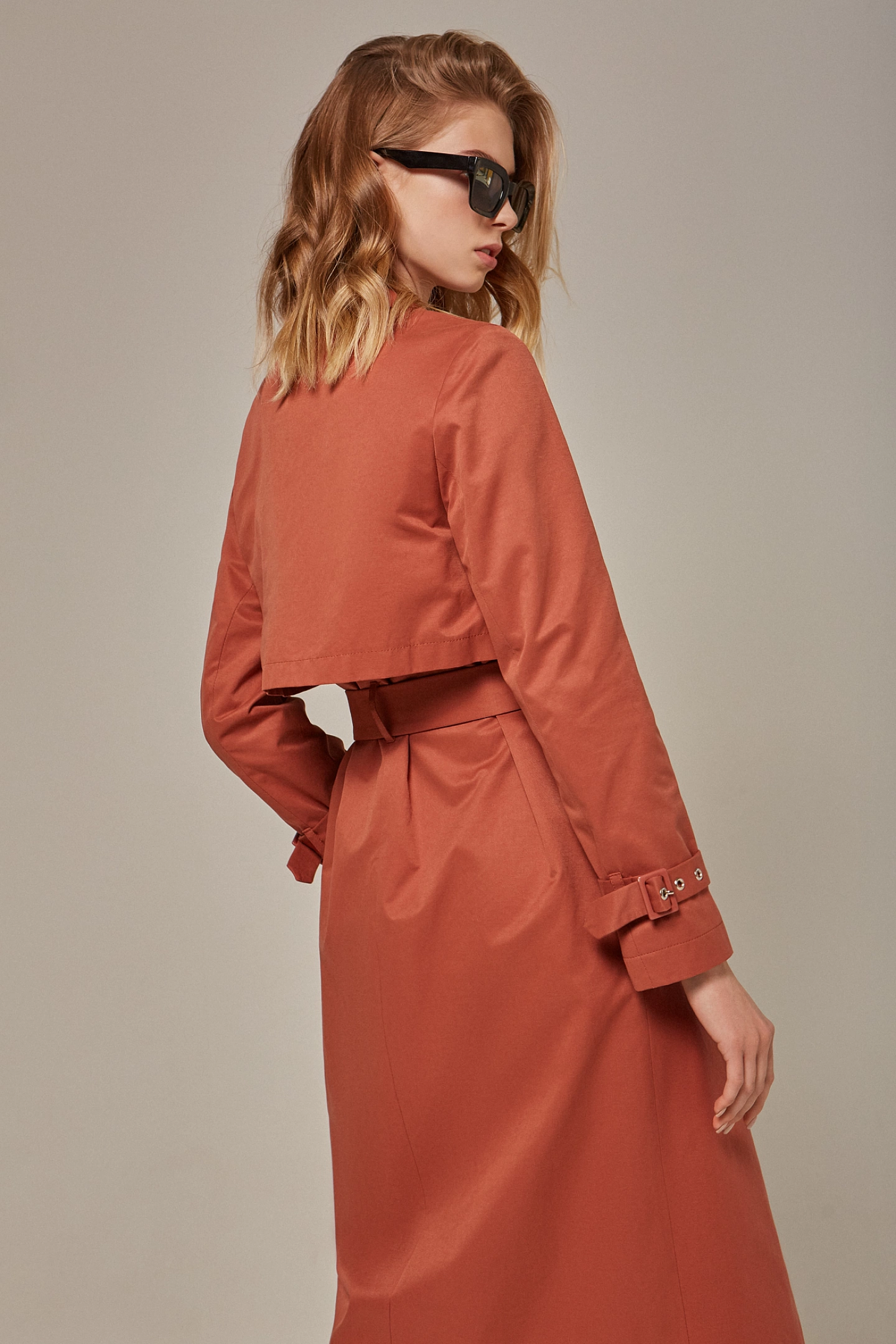 Тренч с пряжками