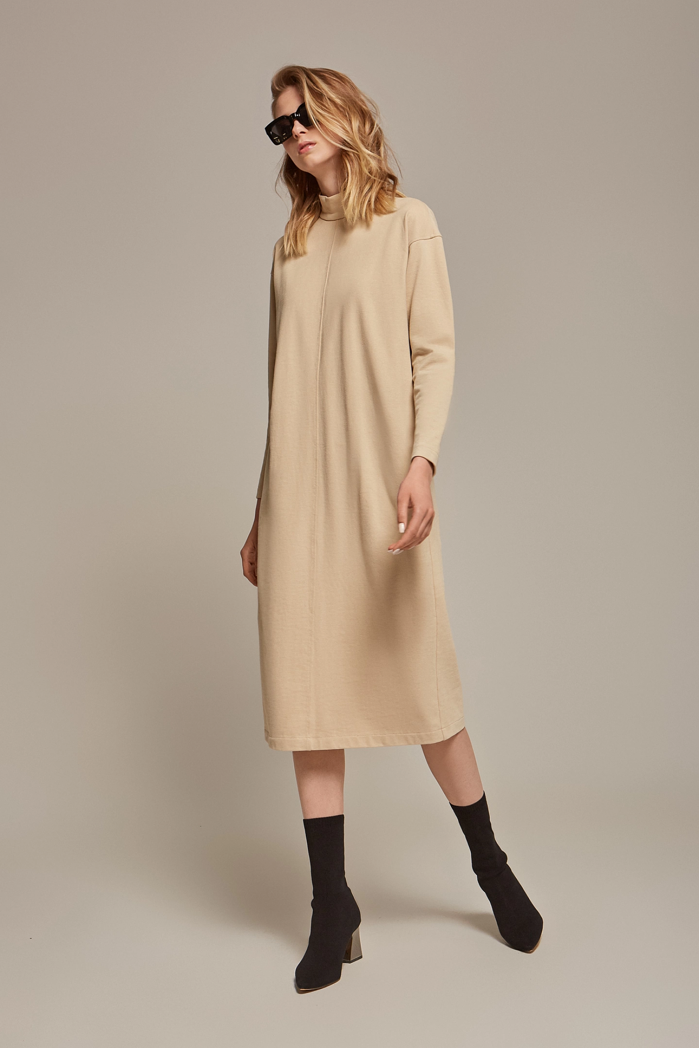 Платье прямого силуэта