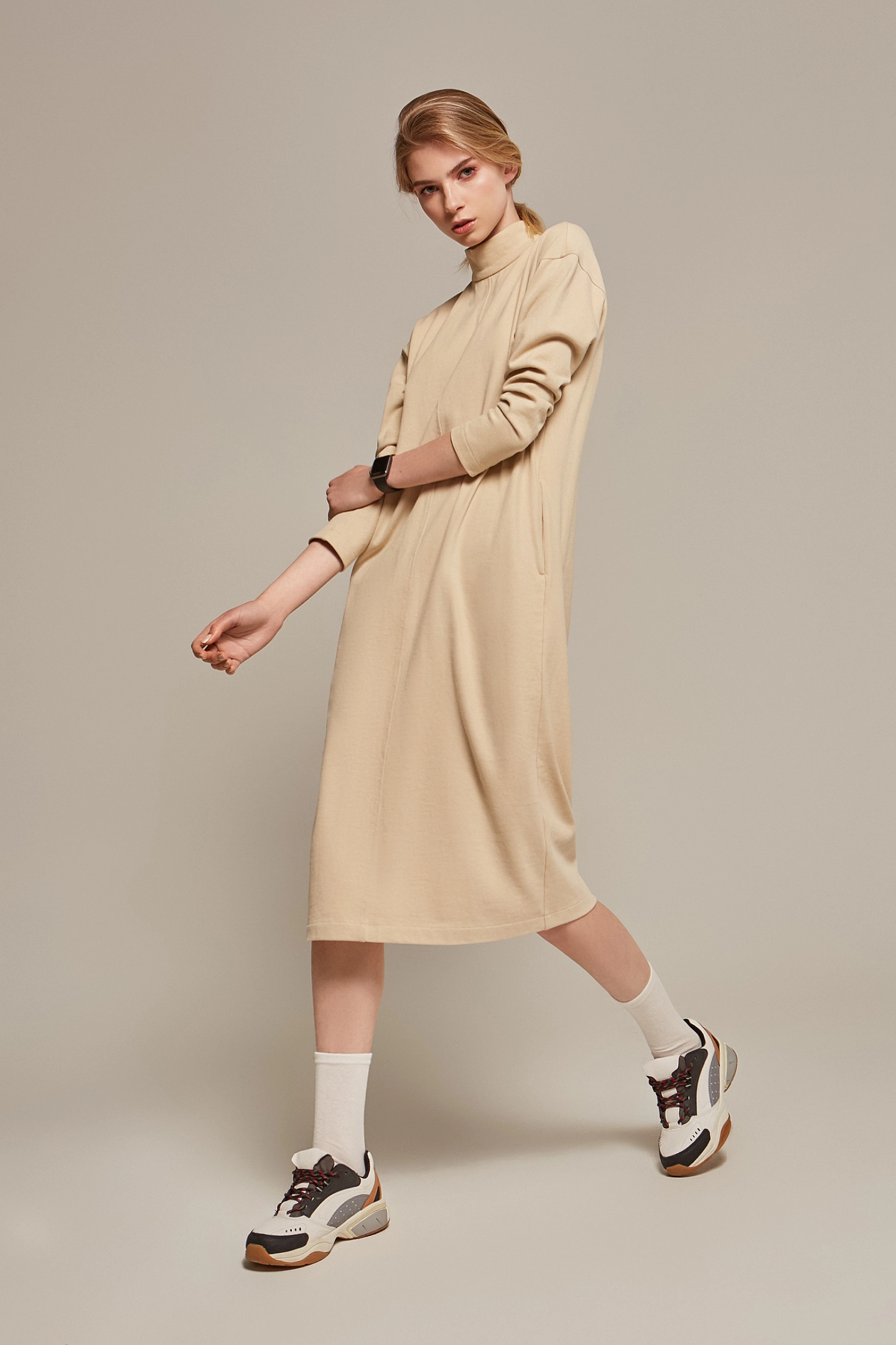 Платье прямого силуэта