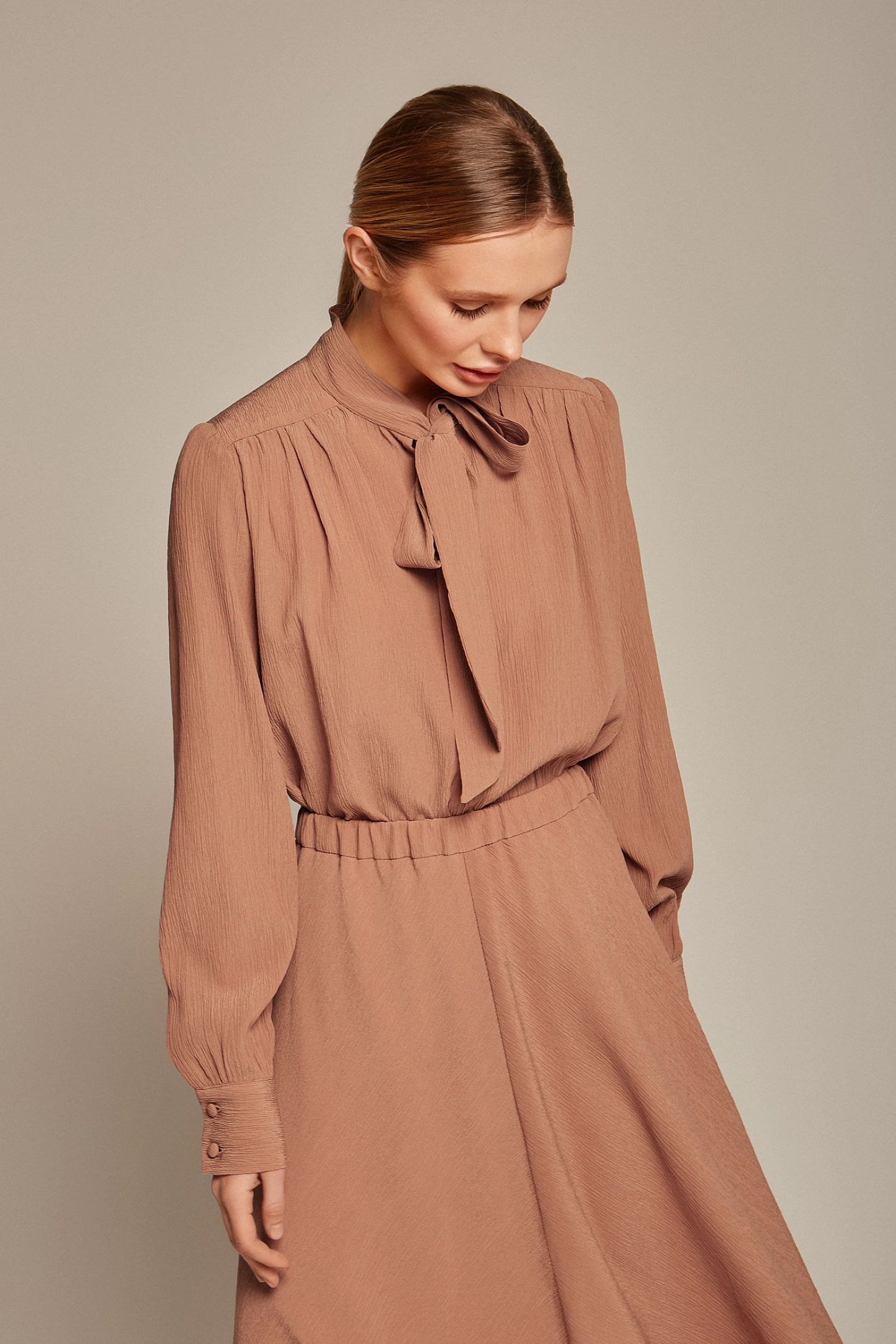 Юбка миди с асимметричным низом